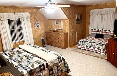 Basye Haus | One of a Kind Rustic Log Cabin near Bryce Resort - Large Game Room - Fire Pit - Large Deck - BBQ