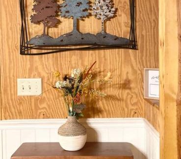 Basye Haus | One of a Kind Rustic Log Cabin near Bryce Resort - Large Game Room - Fire Pit - Large Deck - BBQ