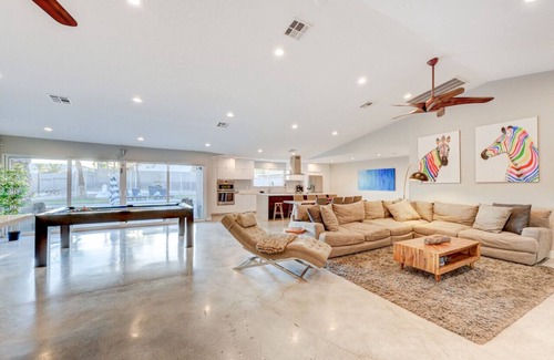 Canyon Gate Haus | NV2017 · Einzigartig! Pool, Beachvolleyballplatz!