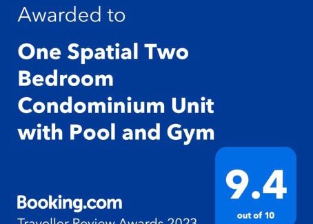 Mandurriao Wohnung | One Spatial Two Bedroom Condominium Unit with Pool and Gym free Netflix and wifi