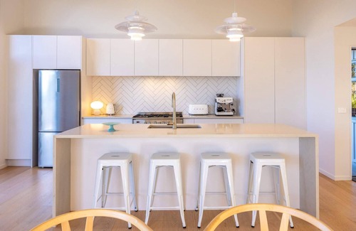 Oneroa Haus | Oneroa Vines and Views | Stay Waiheke