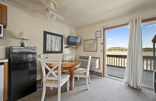 Chincoteague Eigentumswohnung | Only 5 min. from the Beach!