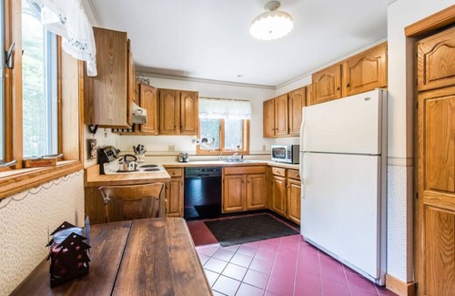 Hall Quarry Haus | Dieses offene und sonnige Americana-Haus ist von zentraler Bedeutung für alle Highlights von Acadia