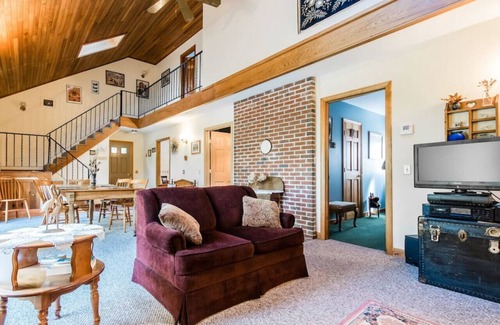 Hall Quarry Haus | Dieses offene und sonnige Americana-Haus ist von zentraler Bedeutung für alle Highlights von Acadia