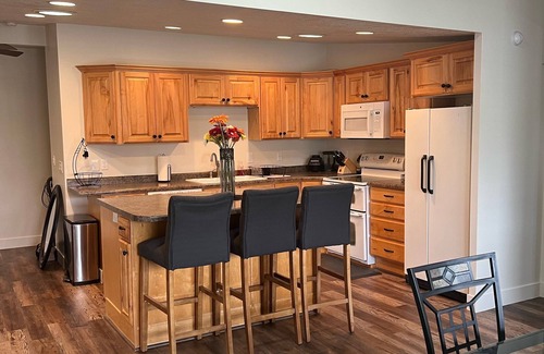 Millcreek Haus | Zentral gelegen. Offener Grundriss mit überdachter Terrasse. Hundefreundlich