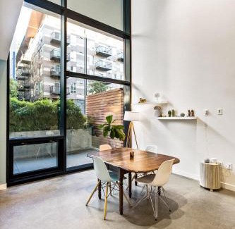 Downtown Wohnung | Open Loft in Redmond Core - 92 Walkscore!