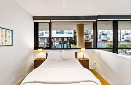 Downtown Wohnung | Open Loft in Redmond Core - 92 Walkscore!