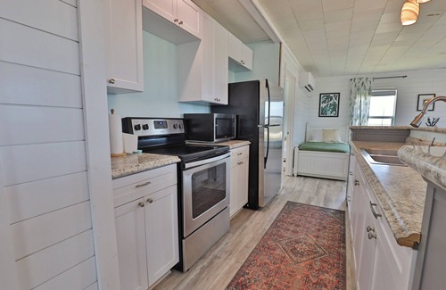 San Luis Beach Haus | Open plan house w/ close Beach Access & both Ocean & Bay Views