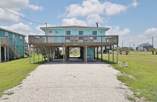 San Luis Beach Haus | Open plan house w/ close Beach Access & both Ocean & Bay Views