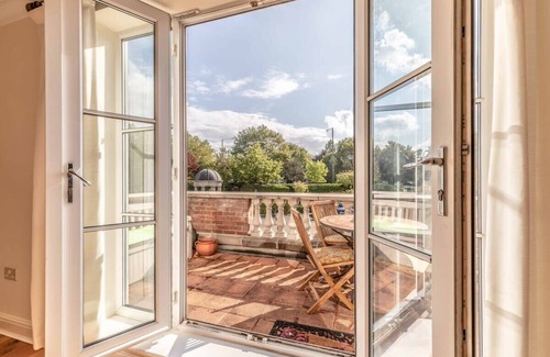 Ascot Wohnung | OPPOSITE ASCOT RACECOURSE❤ FREE PARKING FOR 2!