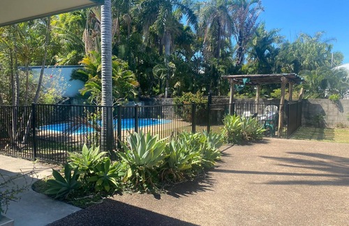 Hyde Park Haus | Opposite the Mater Hospital on Oxford!