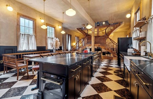 Faubourg Lafayette Villa | Opulent Art Deco Villa w Pool & Hot Tub 6bd|6.5ba