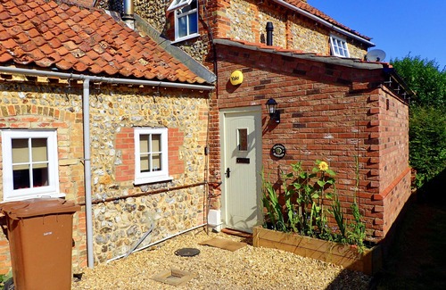 King's Lynn Haus | Orchard Cottage - beautiful indoor/outdoor living.