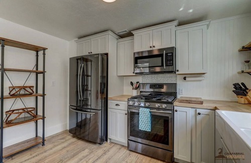 La Verkin Haus | Orchard Farmhouse