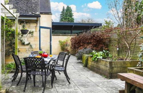 Winchcombe Haus | Orchard Lea