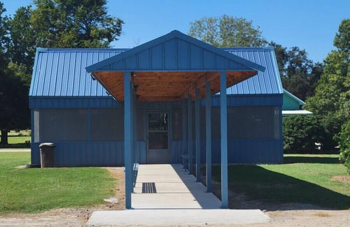 Lake Village Eigentumswohnung | Orchard Oasis with High-Speed Internet/Smart TV!