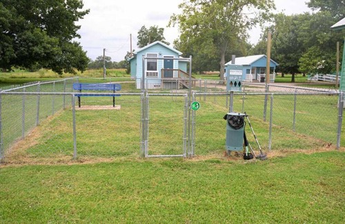 Lake Village Eigentumswohnung | Orchard Oasis with High-Speed Internet/Smart TV!