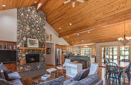 Deer Park Haus | Oregon Loop 36