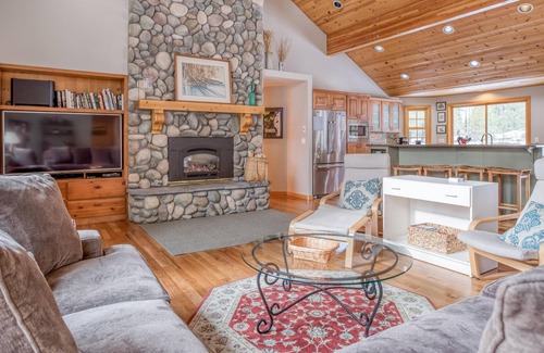 Deer Park Haus | Oregon Loop 36