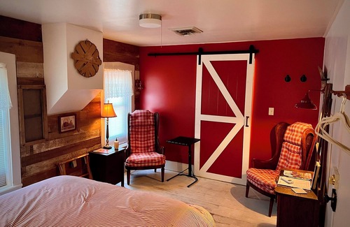 Nappanee Sonstige | Original 6-bedroom FarmHouse with WiFi, Large Gathering Room in Nappanee