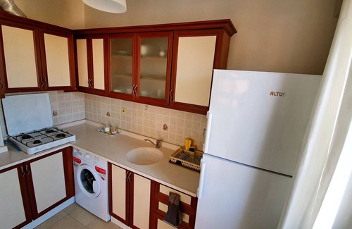 Kemer Eigentumswohnung | Ormanın Manzaralı Denize 900 M2 1+1 Daire