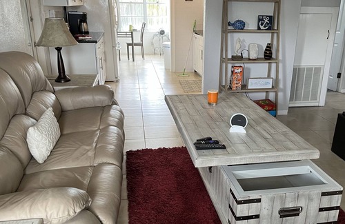 Oakdale Park Haus | Ormond Beach home w/patio, 1 block to the beach