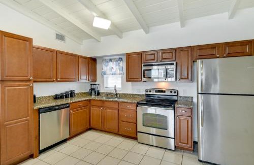 Ormond Beach Manors Haus | Ormond Beach Vacation Rental - Walk to Ocean!