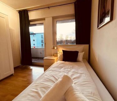 Ibbenbueren Wohnung | Osnabrücker Strasse Wooon 10 Einzelbetten I 5-Zimmer I TV I Bad NEU I Premiumbettwäsche