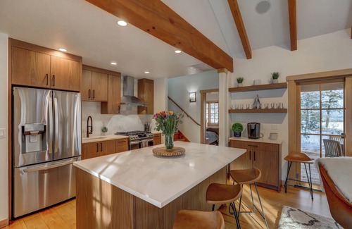 Tamarack Hütte | Osprey View @ Tamarack Resort | Modern Golf Course Ski In/Out Cottage Near Village | Pet Friendly