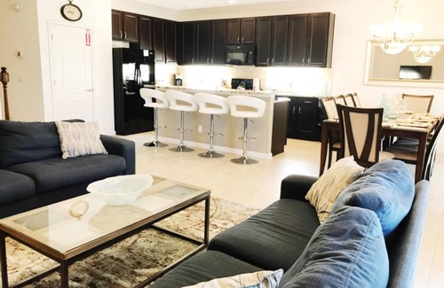 Loughman Hütte | Ospreys Landing at Solterra Resort