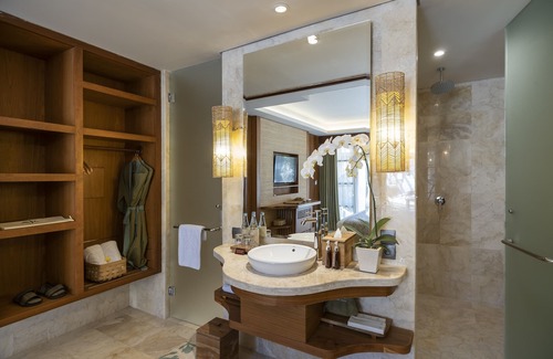 Ubud City-Centre Hotel | Our Hotel is complete by outdoor swimming pool, a bar and garden in Ubud!