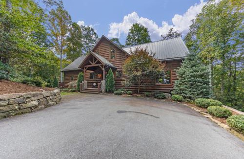 Lansing Haus | Our Place to Paws 4 Bd Lux Blue Ridge Mnt Cabin