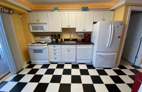 Sandbridge Haus | Our Sand Castle-Waterfront, Private Pool, Beach, Dock, Fishing, Kayaks, Sunsets!