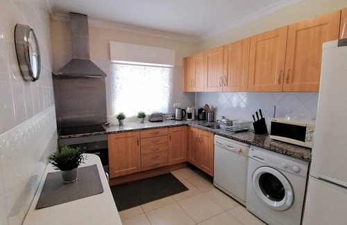 Areias de Sao Joao Wohnung | OURASOL 2 Bedroom Apartment in Santa Eulalia, Albufeira Centre