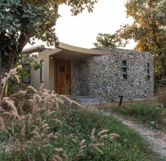 Mandla Kabine | Outpost 12, A Sinali Experience, Kanha