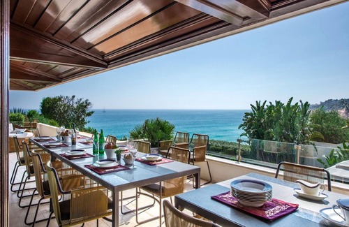 Olhos D'Agua Villa | Outstanding Algarve Villa | 8 Bedrooms | Villa Agua Grande Deluxe | Amazing Sea & Beach Views | Jacuzzi & Gym | Albufeira