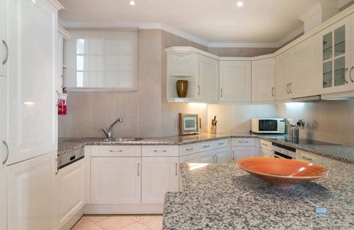Vale do Garrao Wohnung | Outstanding one bedroom apart with heated private pool in Vale do Lobo