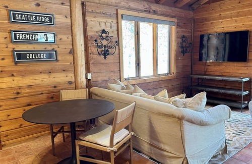 Ketchum Haus | Luxurious One-Room Guest House in Ketchum