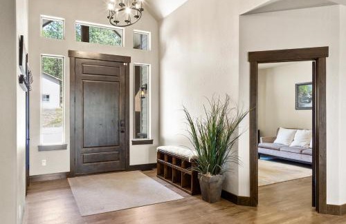 Coeur d'Alene Wohnung | Overlooking Lake View with 3 BR Game Room for 12 guests