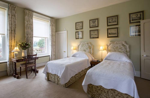 Wroughton Bed & Breakfast | Overtown Manor