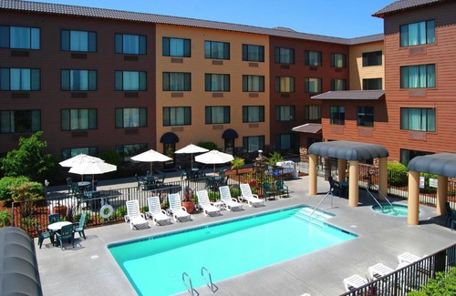 Chico Hotel | Oxford Suites Chico