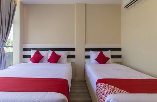 Port Dickson Hotel | OYO 1145 Lea Guest House & Cafe