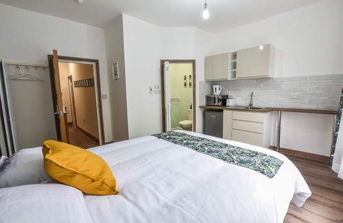 Manchester Hotel | OYO Regency Guest House Manchester North