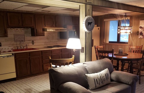 Eminence Kabine | Ozark Oasis 3 B/ 3 B in Eminence with Spectacular View!