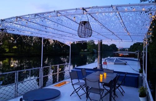 Torcy Bootsverleih | Péniche Amadeus conviviale et cosy , proche de Disney et de Paris