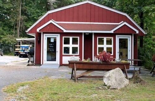 Rexmont Haus | PA Dutch Country RV Resort - Caravan Park