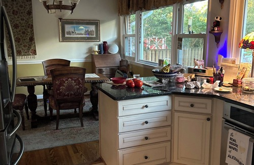 Fort Hunt Haus | Packed with amenities in the home + Metro 3mi, DC 20min, Nat’l Harbor 15min