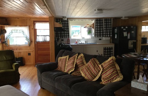 North New Portland Hütte | Der Sommer ist da! Verbringen Sie es auf dem See! Nur noch wenige Wochen offen!