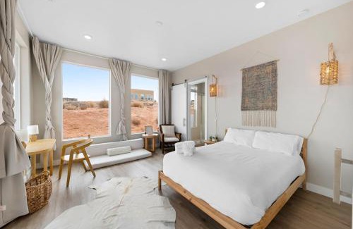 Big Water Haus | Page Arizona border town- Tranquil Zen Retreat with Amazing Mesa Views