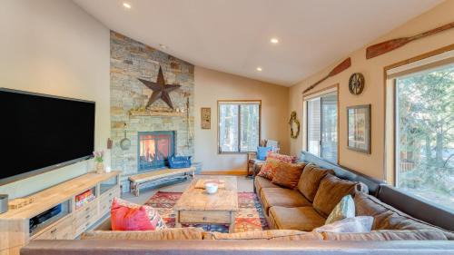Tahoe Woods Haus | Paige Meadow by AvantStay Near Lake Tahoe City